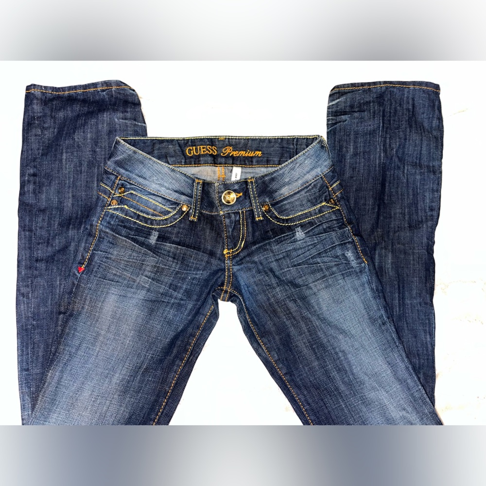 Low-Rise Bootcut Guess Jeans